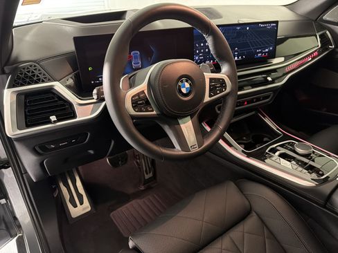Used 2024 BMW X5 sDrive40i w/ M Sport Package RWD image 3