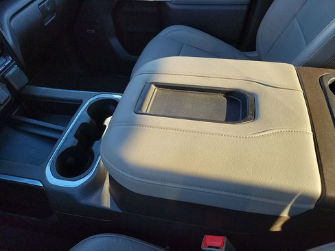 Used 2020 GMC Sierra 3500 SLT image 25