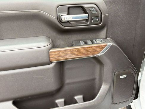 Used 2022 Chevrolet Silverado 1500 High Country w/ Z71 Off-Road Package AWD/4WD image 13