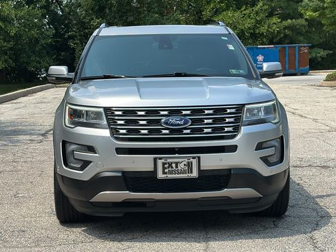 Used 2017 Ford Explorer Limited w/ Equipment Group 303A AWD/4WD image 3