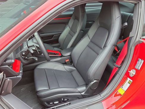 Certified 2025 Porsche 911 Carrera image 5