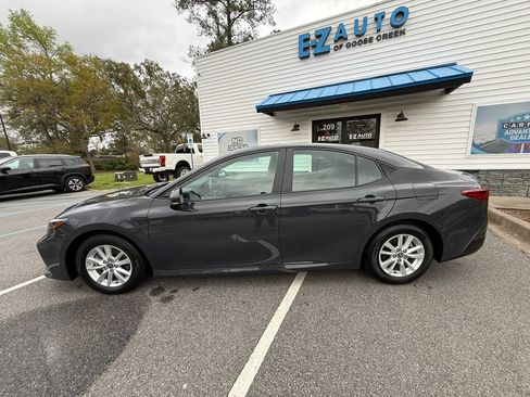 Used 2025 Toyota Camry LE FWD image 4