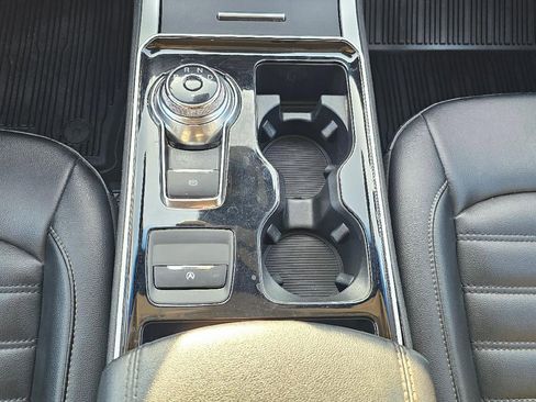 Used 2020 Ford Edge SEL w/ Convenience Package image 14