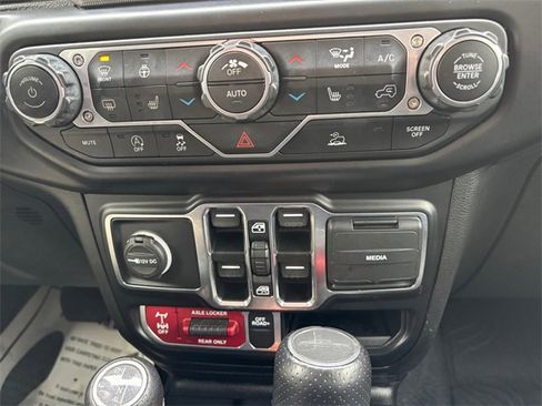 Used 2022 Jeep Gladiator Mojave w/ Cold Weather Group image 20