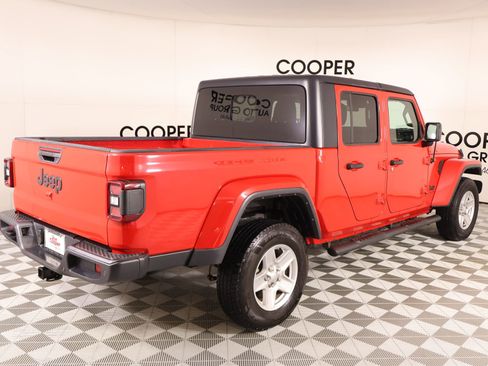 Used 2022 Jeep Gladiator Sport AWD/4WD image 19