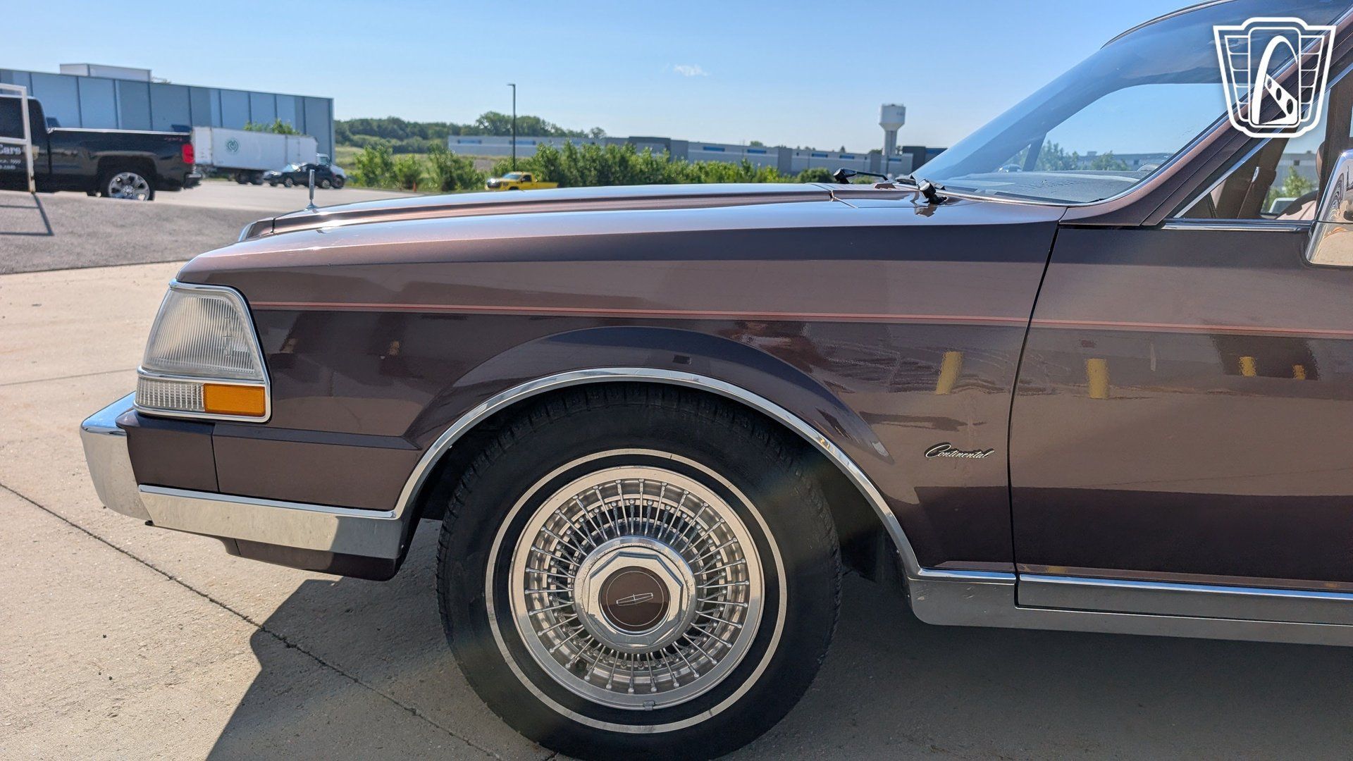 Used 1987 Lincoln Continental Signature RWD image 27