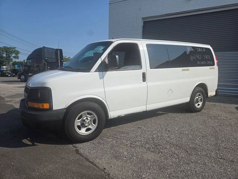 Used 2006 Chevrolet Express 1500 LS AWD/4WD image 1