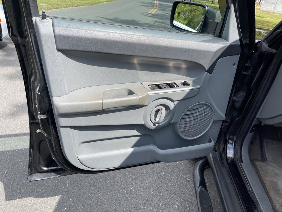 Used 2007 Jeep Commander Sport AWD/4WD image 36