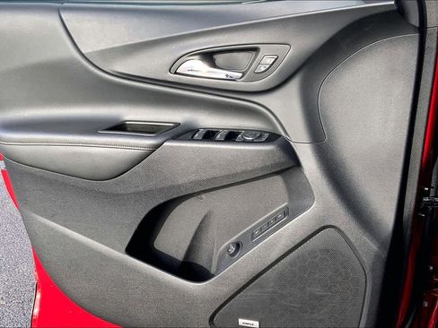 Used 2023 Chevrolet Equinox Premier image 21