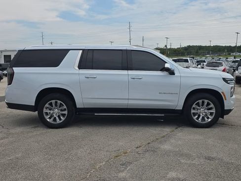 Used 2026 Chevrolet Suburban Premier AWD/4WD image 6