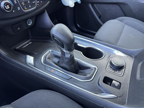 Certified 2023 Chevrolet Traverse LT w/ Rear Camera Mirror Package image 25