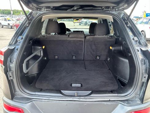 Used 2014 Jeep Cherokee Latitude FWD image 17