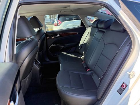 Used 2018 Kia Cadenza Premium w/ Luxury Package image 10