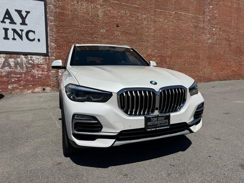 Used 2019 BMW X5 xDrive40i w/ Convenience Package AWD/4WD image 2