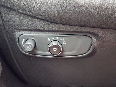 Used 2019 Chevrolet Equinox LS w/ LS Convenience Package FWD image 24