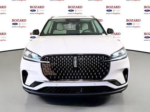 New 2026 Lincoln Aviator Reserve w/ Luxury Package image 2