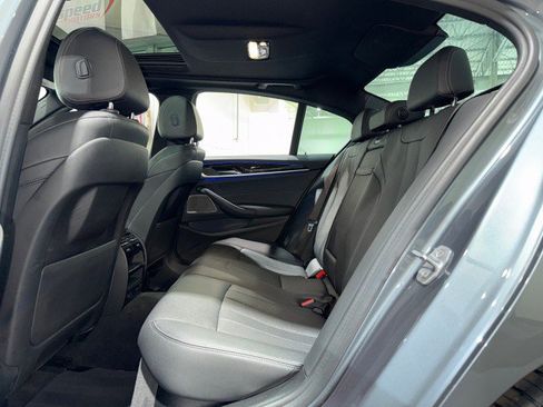 Used 2021 BMW 530i RWD image 13