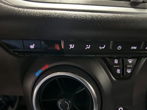 Used 2021 Chevrolet Blazer LT FWD image 16