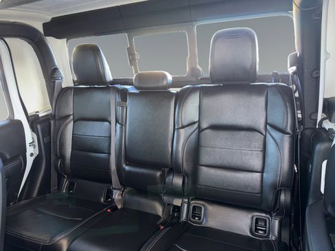 Used 2020 Jeep Gladiator Overland image 18