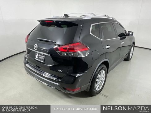 Used 2017 Nissan Rogue SV FWD image 6