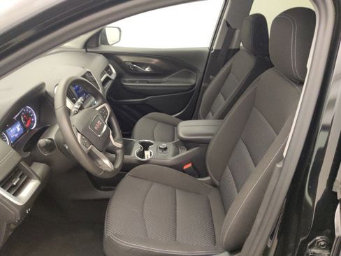 Used 2024 GMC Terrain SLE image 17