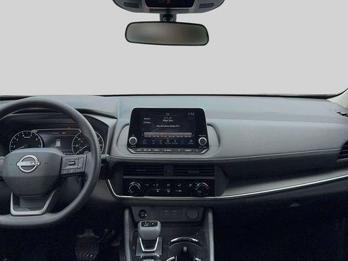 Used 2025 Nissan Rogue S AWD/4WD image 13