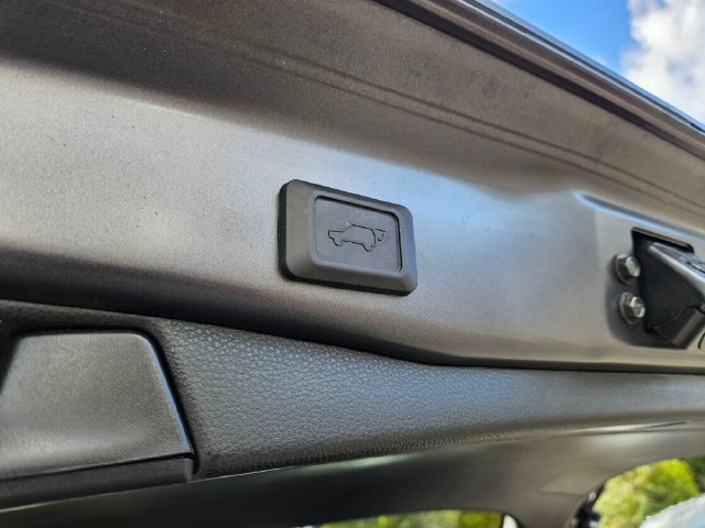 Used 2025 Toyota RAV4 XLE w/ Convenience Package AWD/4WD image 16