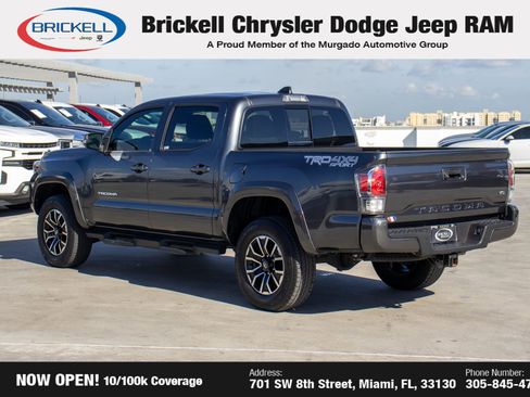 Used 2022 Toyota Tacoma TRD Sport w/ Technology Package image 7