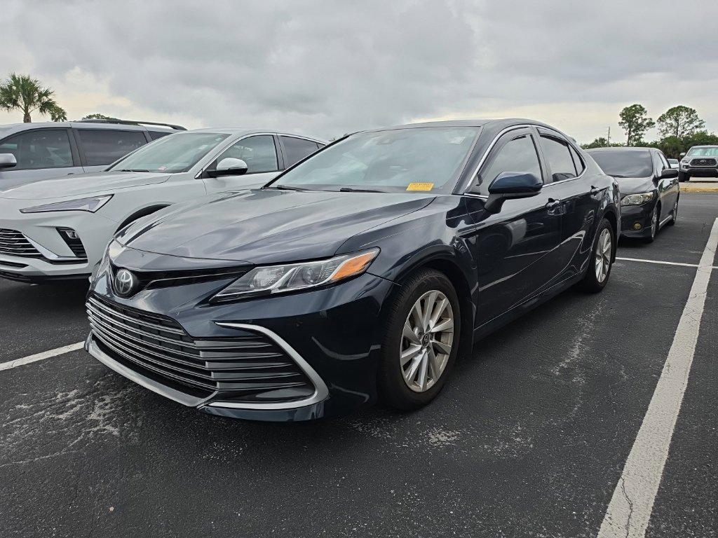 Used 2021 Toyota Camry LE FWD image 7