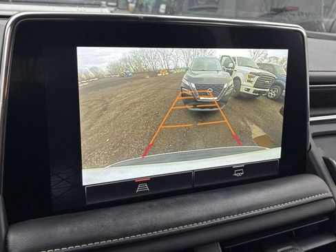 Used 2023 GMC Yukon SLT image 7