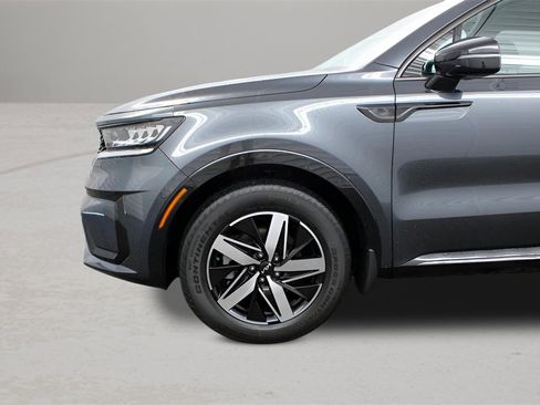 Used 2023 Kia Sorento EX w/ Panoramic Sunroof Package image 31