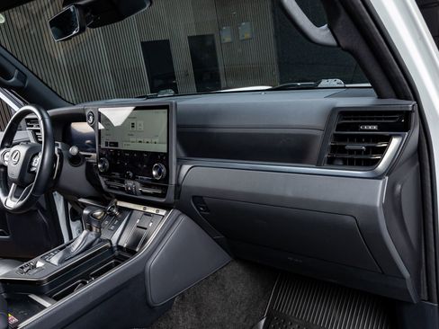 Used 2024 Lexus GX 550 550 Luxury image 18