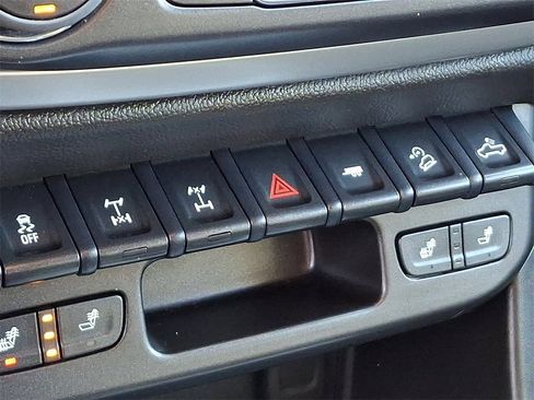 Used 2022 Chevrolet Colorado ZR2 w/ Colorado ZR2 Bison Edition image 28