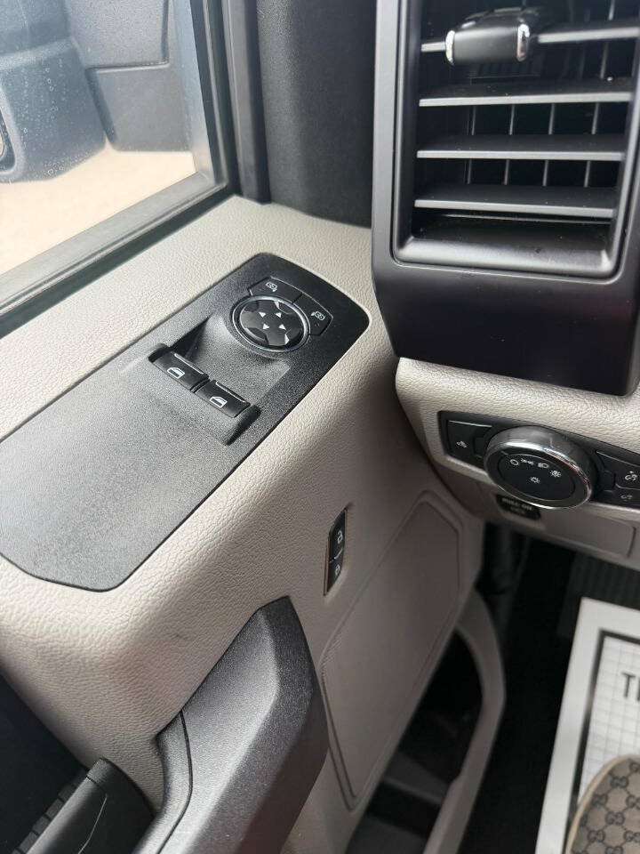 Used 2017 Ford F150 XL w/ Equipment Group 101A Mid AWD/4WD image 15