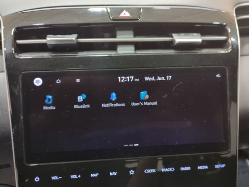 Certified 2024 Hyundai Tucson Limited AWD/4WD image 25