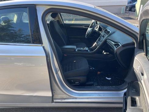 Used 2018 Ford Fusion SE image 29