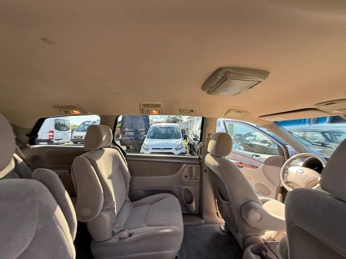 Used 2006 Toyota Sienna FWD image 38