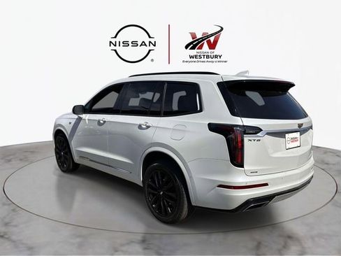 Used 2023 Cadillac XT6 Sport w/ Technology Package AWD/4WD image 6