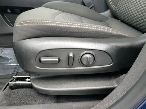 Used 2021 GMC Terrain SLE w/ Driver Convenience Package image 14