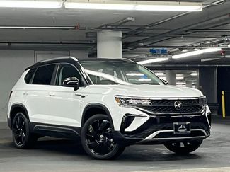 Used 2023 Volkswagen Taos SE video 2