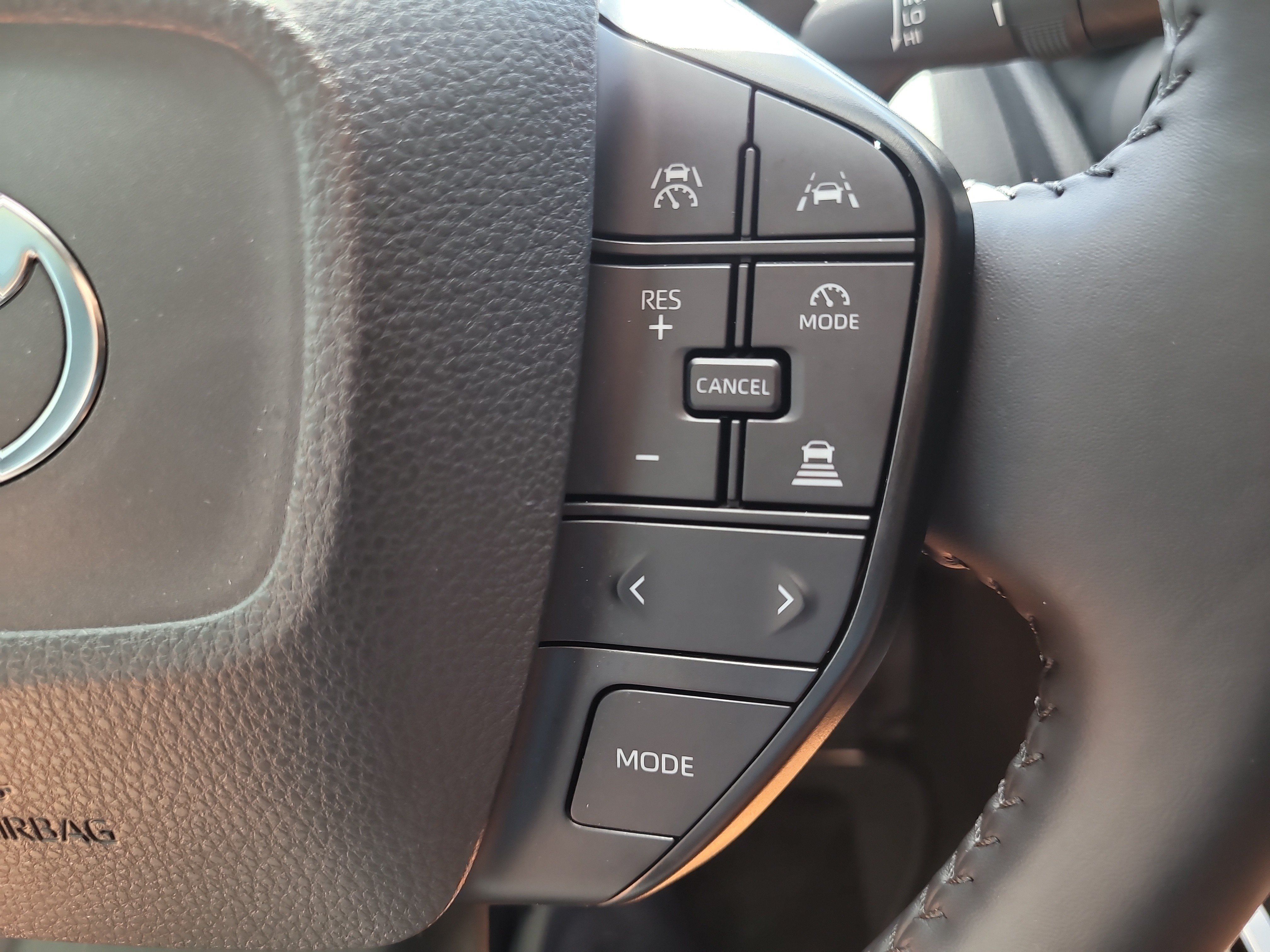 Used 2026 Toyota Prius LE FWD image 28