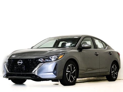 Used 2025 Nissan Sentra SV FWD image 3