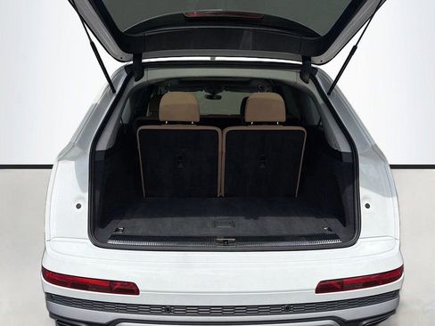 Used 2025 Audi Q7 3.0T Premium image 13