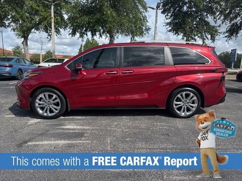 Used 2024 Toyota Sienna Platinum FWD image 2