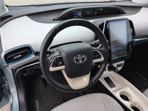 Used 2018 Toyota Prius Four w/ Advanced Technology Package FWD image 16