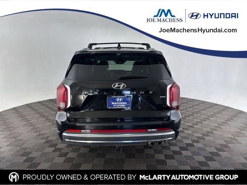 Used 2023 Hyundai Palisade Calligraphy image 4