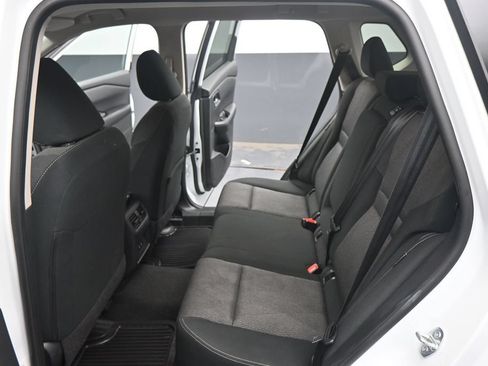 Used 2024 Nissan Rogue SV FWD image 16