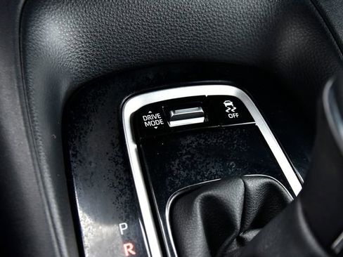 Certified 2024 Toyota Corolla SE image 22