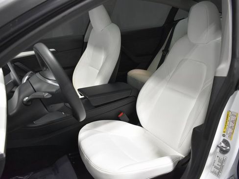 Used 2023 Tesla Model 3 Performance image 5