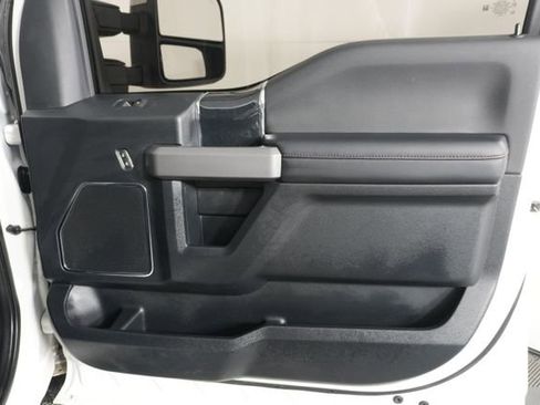 Certified 2020 Ford F250 Platinum w/ FX4 Off-Road Package image 32